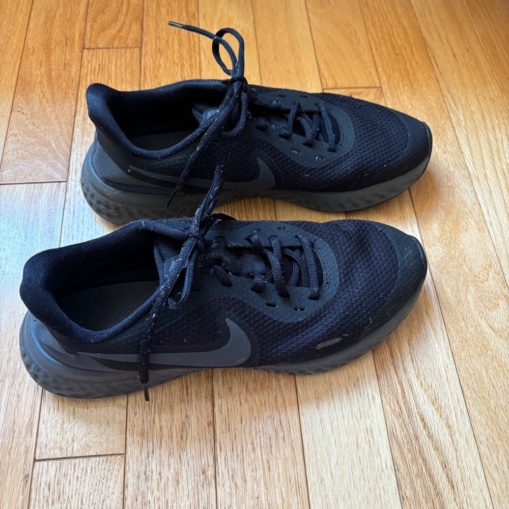 Boys 7Y Revolution Anthracite Running Sneakers